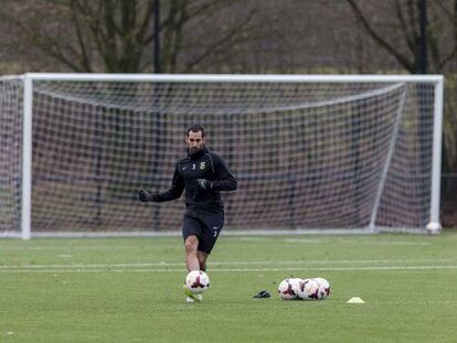 El jugador israelí del Vitesse Dan Mori, durante un entrenamiento.