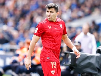 El sevillista Marcos Acuña, objeto de insultos racistas en Getafe, durante el desarrollo del partido ante el equipo madrileño el pasado sábado.