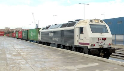 Tren de mercancías de Renfe.