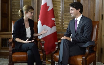La actriz Emma Watson y el primer minsitro de Canad&aacute; Justin Trudeau, en su reuni&oacute;n en Ottawa celebrada este mi&eacute;rcoles.