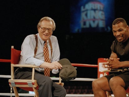 Larry KIng y Mike Tyson, en 1995.