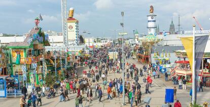 Vista del Theresienwiese desde la noria, el recinto donde se celebra la Oktoberfest.