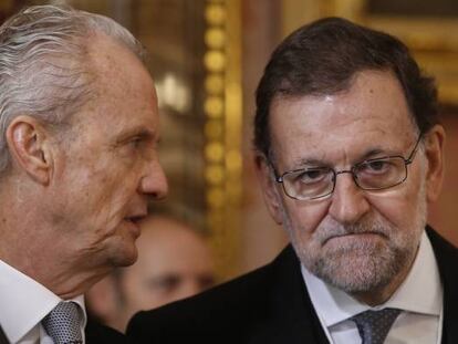 Pedro Moren&eacute;s, ministro de Defensa, con Mariano Rajoy