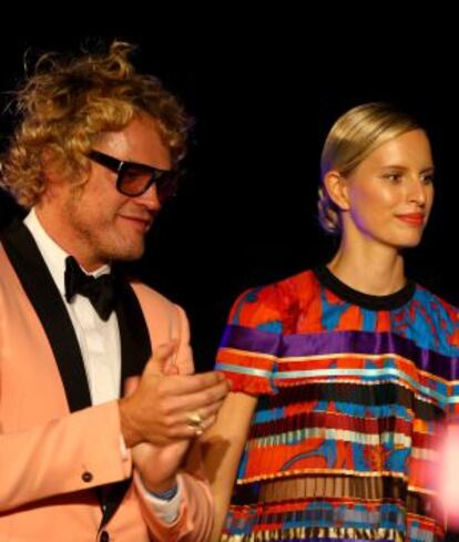 Peter Dundas y Karolina Kurkova durante la gala