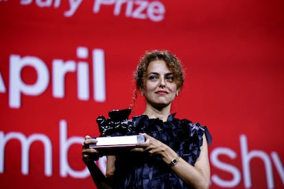 Dea Kulumbegashvili con el premio especial del jurado por 'Abril'.