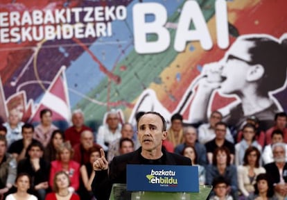 El cabeza de lista de EH Bildu y de la coalición "Los pueblos deciden", Josu Juaristi.
