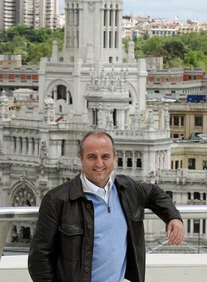 Miguel Sebastián, candidato del PSOE a la alcaldía, en la azotea del Banco de España.