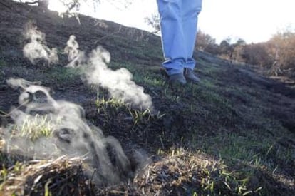 Fumarolas producidas por la turba subterránea de Daimiel.