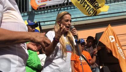 Lilian Tintori en el acto de Guárico donde ha sido asesinado el líder opositor venezolano Luis Manuel Díaz.