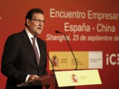 Fotograf&iacute;a facilitada por Presidencia del Gobierno del presidente del Ejecutivo espa&ntilde;ol, Mariano Rajoy, durante su intervenci&oacute;n hoy en el Encuentro Empresarial Espa&ntilde;a-China, en Shangh&aacute;i