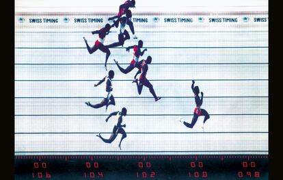 Carl Lewis gana los 100 metros lisos en Los Ángeles 1984. 
