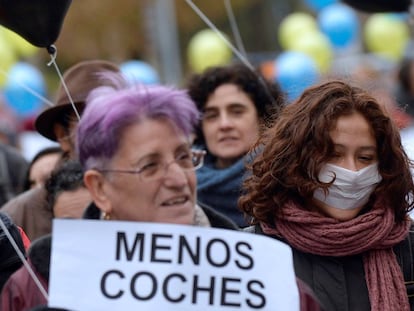 Concentración en Valladolid reivindicando medidas anticontaminación.