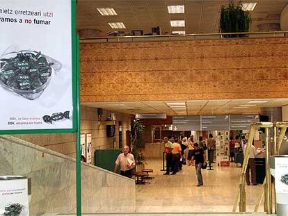 BBK implanta la prohibición de fumar