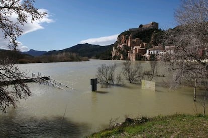 Poble de Miravet, a les Terres de l'Ebre, aquest matí.