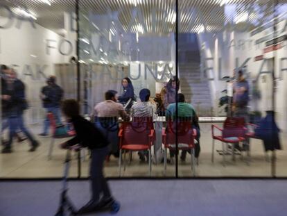 Imagen de un colegio electoral en el País Vasco.