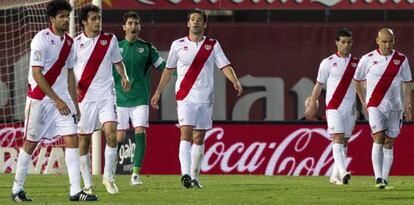 Los jugadores del Rayo, cariacontecidos tras un gol del Mallorca