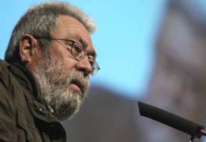 El secretario general de UGT, Cándido Méndez, se dirige a los participantes en el VI Congreso Regional del sindicato que se ha celebrado hoy en Zaragoza, bajo el lema "Unión, trabajo y solidaridad".