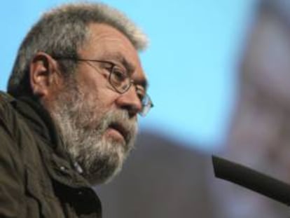 El secretario general de UGT, Cándido Méndez, se dirige a los participantes en el VI Congreso Regional del sindicato que se ha celebrado hoy en Zaragoza, bajo el lema "Unión, trabajo y solidaridad".
