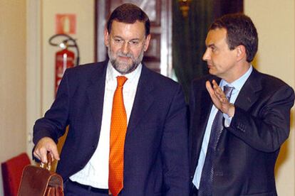 Mariano Rajoy y José Luis Rodríguez Zapatero, en una reunión del Pacto Antiterrorista.