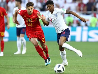 Marcus Rashford y Leander Dendoncker durante el Inglaterra - Bélgica.