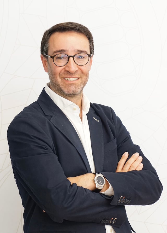 Cellnex ficha como director financiero al CFO de Natra y culmina la ...
