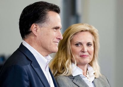 Ann Romney, junto a su marido, en un mitin en Ohio.