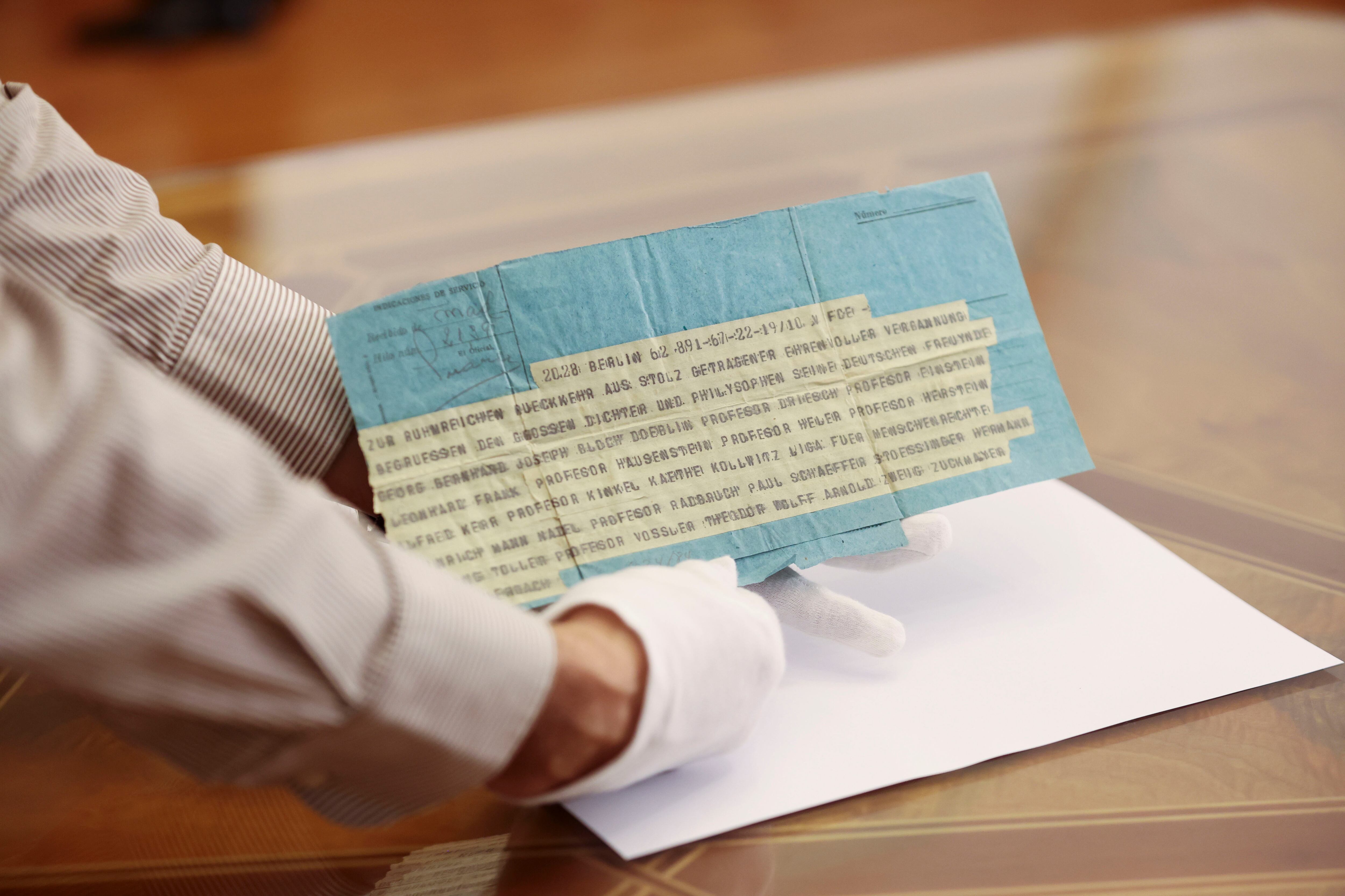 El telegrama que Albert Einstein envió a Miguel de Unamuno por su destierro y exilio: “Valiente luchador”