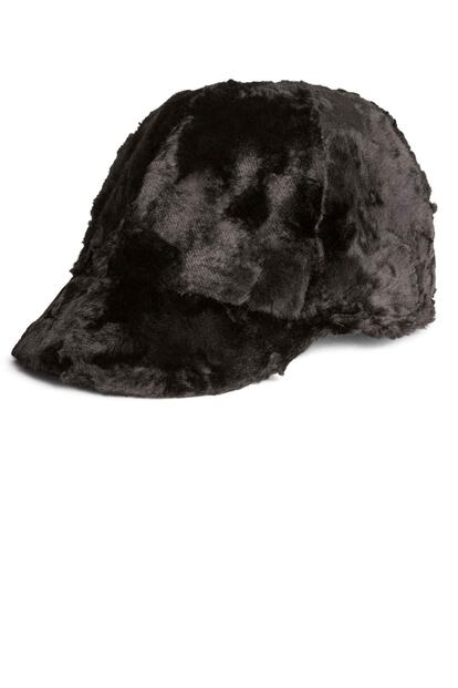 Gorra de pelo sintético de H&M (29,99 euros).