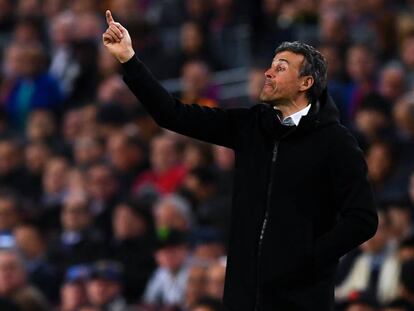 Luis Enrique, durante el partido ante el Sporting en el Camp Nou.