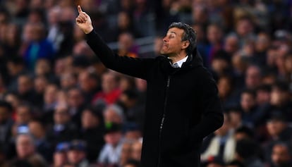 Luis Enrique, durante el partido ante el Sporting en el Camp Nou.