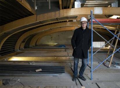 El director Álex Rigola, en la nueva tramoya del Teatre Lliure de Gràcia, en obras.