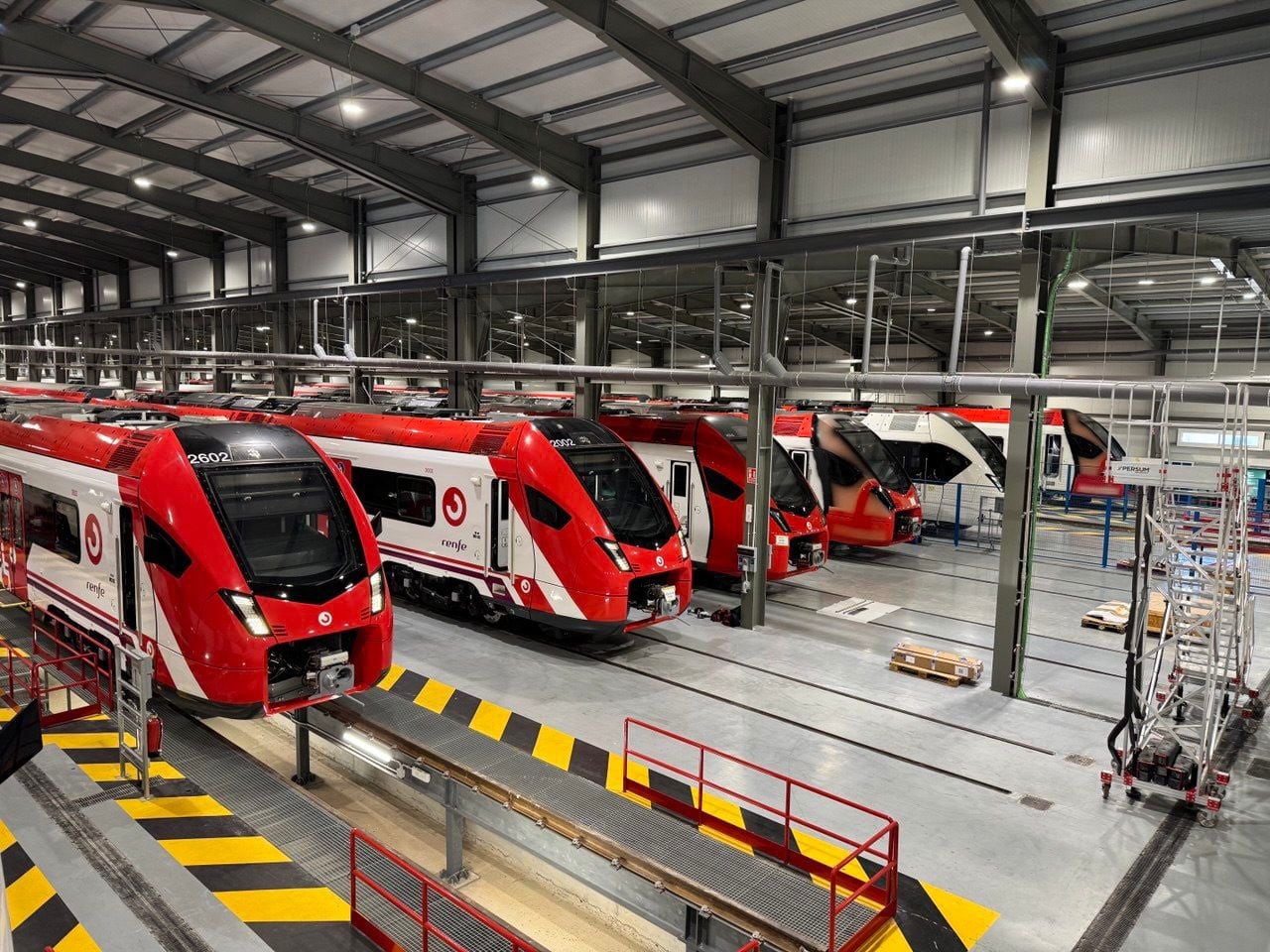 Renfe piensa en un futuro pedido de trenes para sus servicios públicos mientras espera convoyes de Stadler, Alstom y CAF