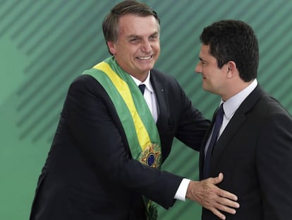 Presidente Jair Bolsonaro e o ministro da Justiça, Sergio Moro, em cerimônia de posse.