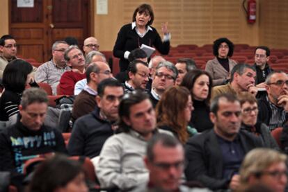 Los directores de centros de Secundaria de la provincia de Valencia durante la asamblea de ayer.