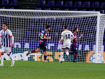 Morales celebra el 2-4 ante el Valladolid en Copa.