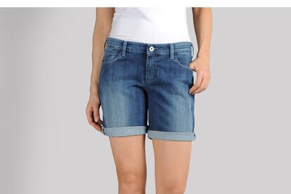 Bermudas con dobladillo de Armani Jeans (151 euros).