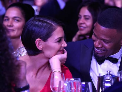 Katie Holmes y Jamie Foxx durante la gala de los premios Grammy.