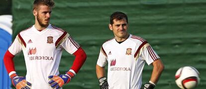 De Gea y Casillas, en un entrenamiento con la selección, en Minsk.