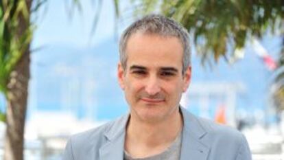 Olivier Assayas, presentando en Cannes 'Viaje a Sils Maria'.