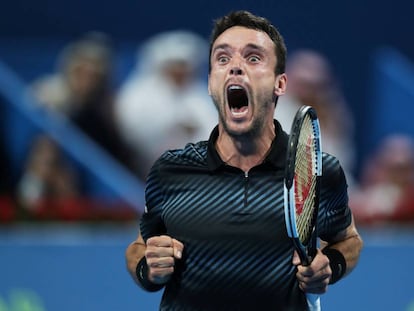 Bautista celebra su triunfo contra Berdych en la final de Doha.