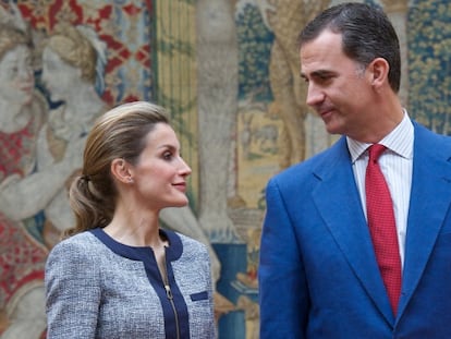 Los reyes de España, ayer, en un acto oficial.
