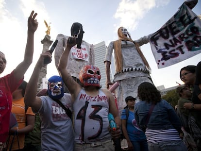 Una de las marchas realizadas para exigir el paradero de los estudiantes de Ayotzinapa