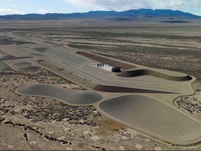 Vista aérea de "City", la megaescultura de arte terrestre de Michael Heizer, en Garden Valley, Nevada, el pasado 12 de agosto.