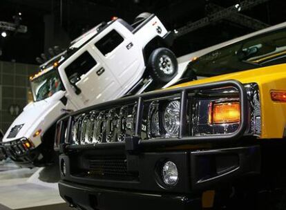 Los todoterreno H3 de Hummer, en el salón del automóvil de Los Ángeles de 2006.