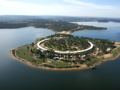 El Centro Internacional de Innovación Deportiva, en el Guijo de Granadilla (Cáceres), de José María Sánchez García, uno de los arquitectos jóvenes a los que hay que seguir según Alberto Campo Baeza.