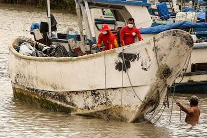 The boat found on the coast of Brazil with nine bodies that, according to the Brazilian police, were migrants from Mauritania and Mali.