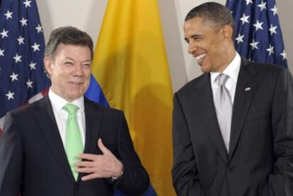 El presidente colombiano, Juan Manuel Santos, y el presidente estadounidense, Barack Obama, durante su encuentro hoy en Nueva York.