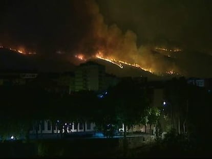 Desalojadas varias familias de Ontinyent por la proximidad de las llamas