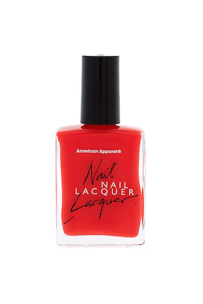 Lacas de uñas
	Las uñas pintadas, especialmente en color rojo, nos parecían de señora. Esta laca es de American Apparel y cuesta 9,78 euros.