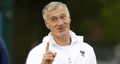 Deschamps, en el entrenamiento de ayer de Francia.